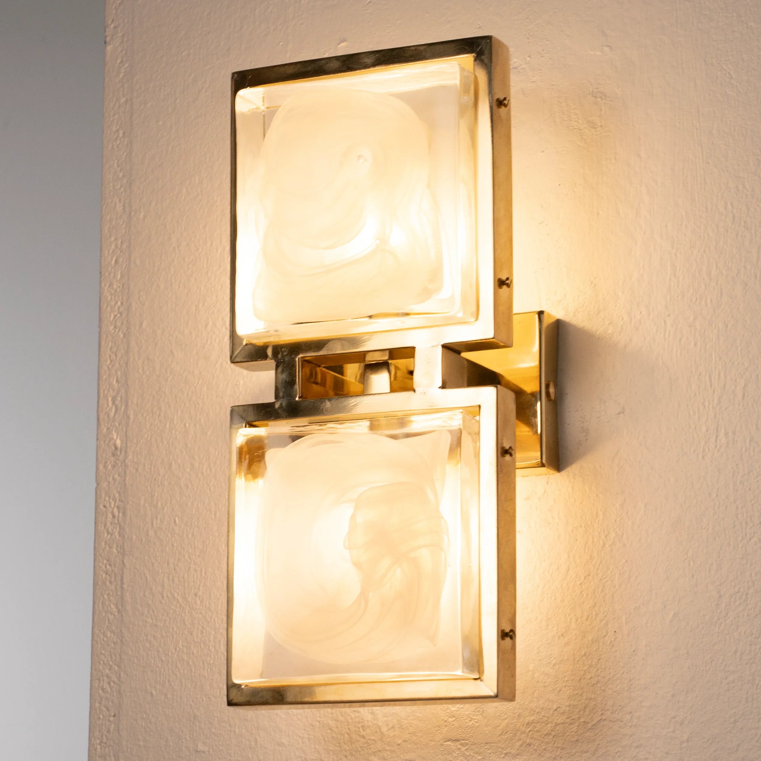 Wall sconce with Murano glass brick with brass frame - SoloCoseBelle