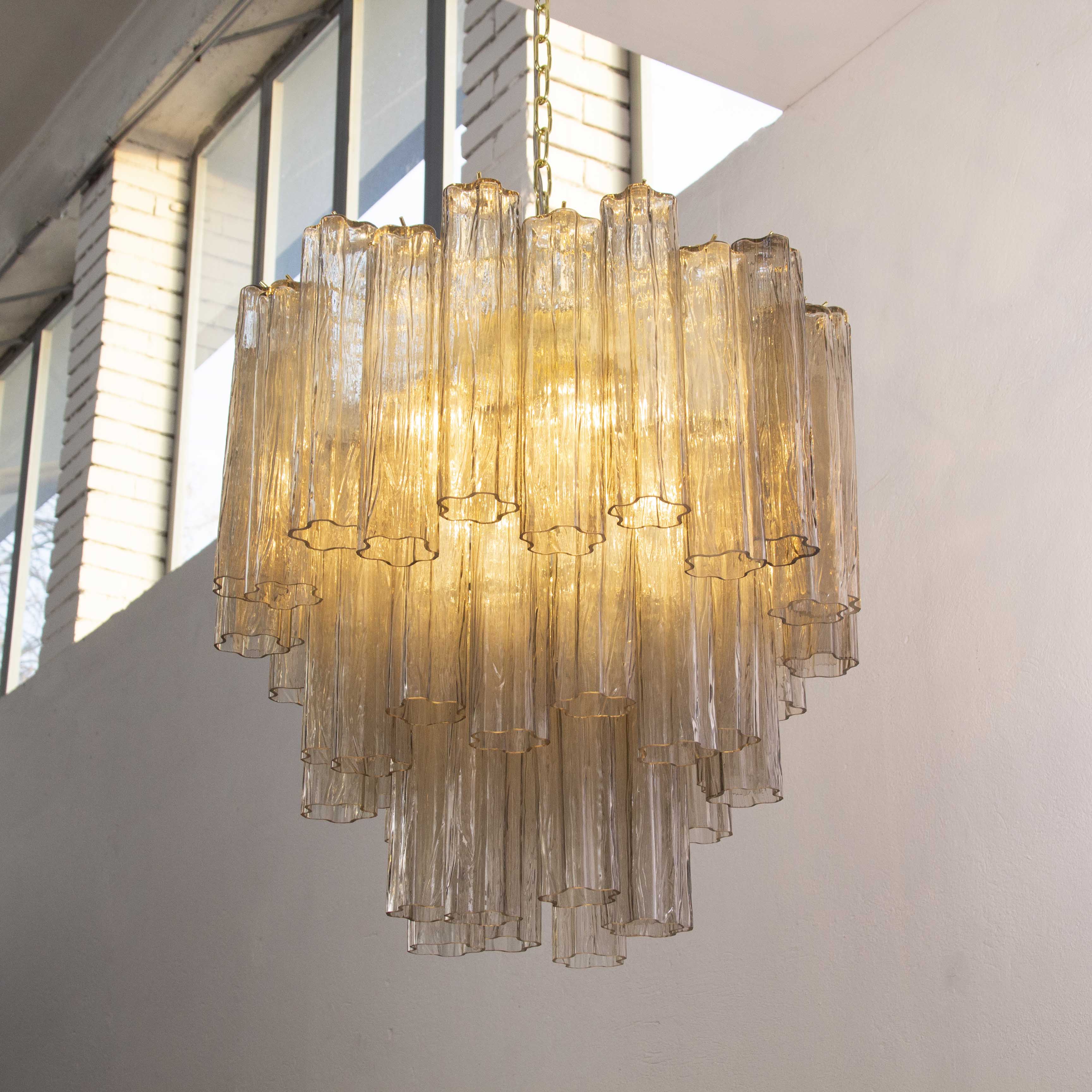 Handblown Murano glass pendant lighting handcrafted in Italy