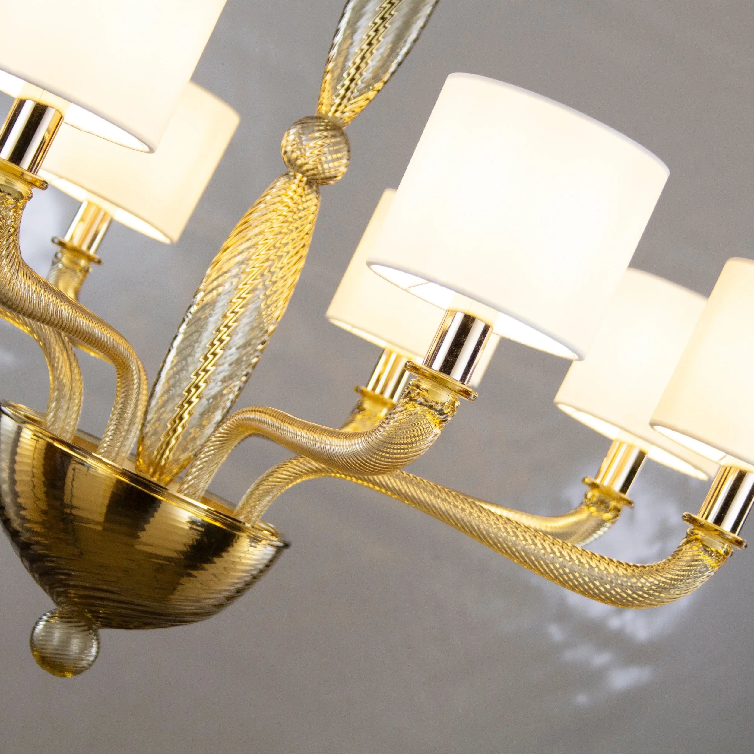 Large handcrafted Murano glass chandelier with italian lampshades - SoloCoseBelle