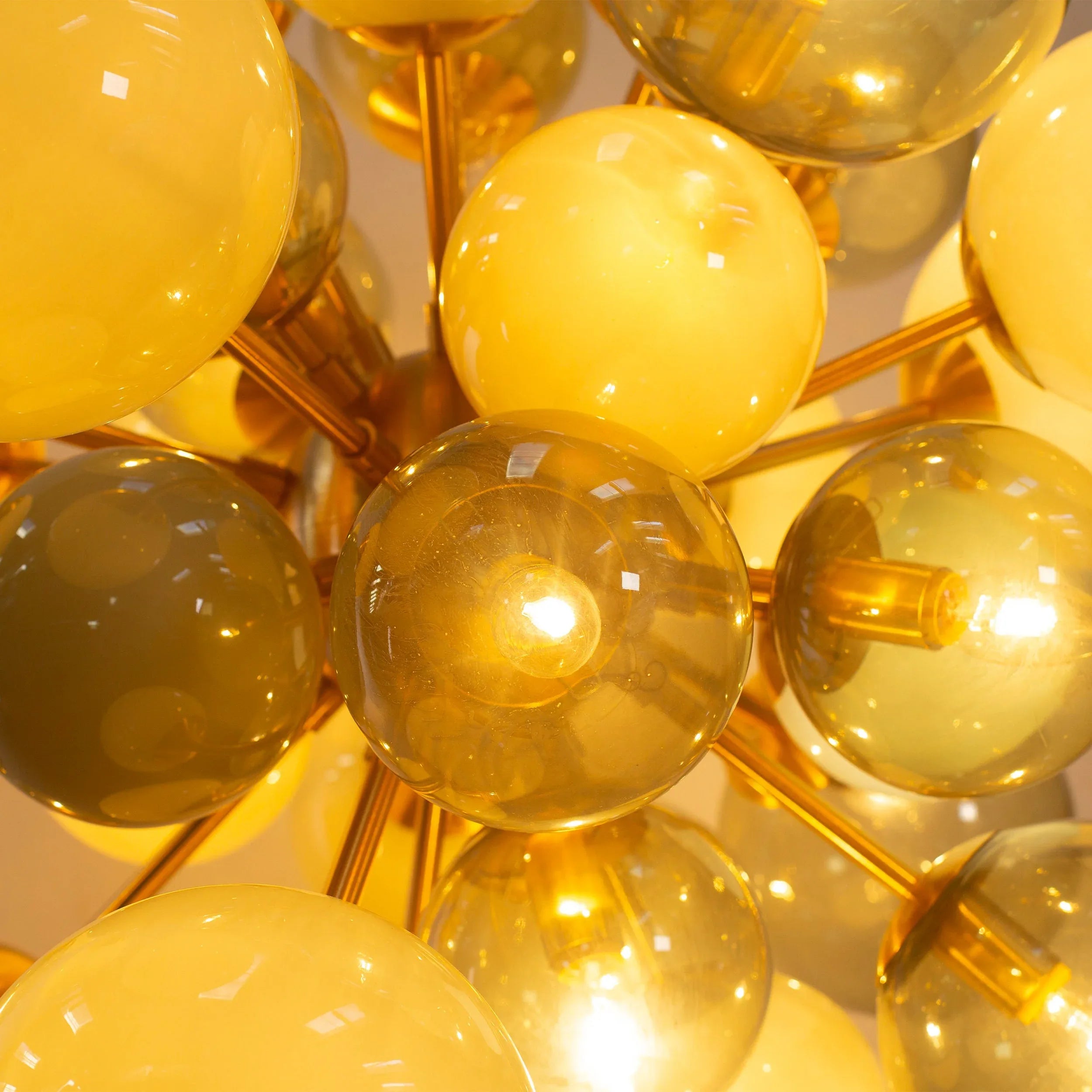 Suspension chandelier with mixed green Murano blown glass spheres - SoloCoseBelle