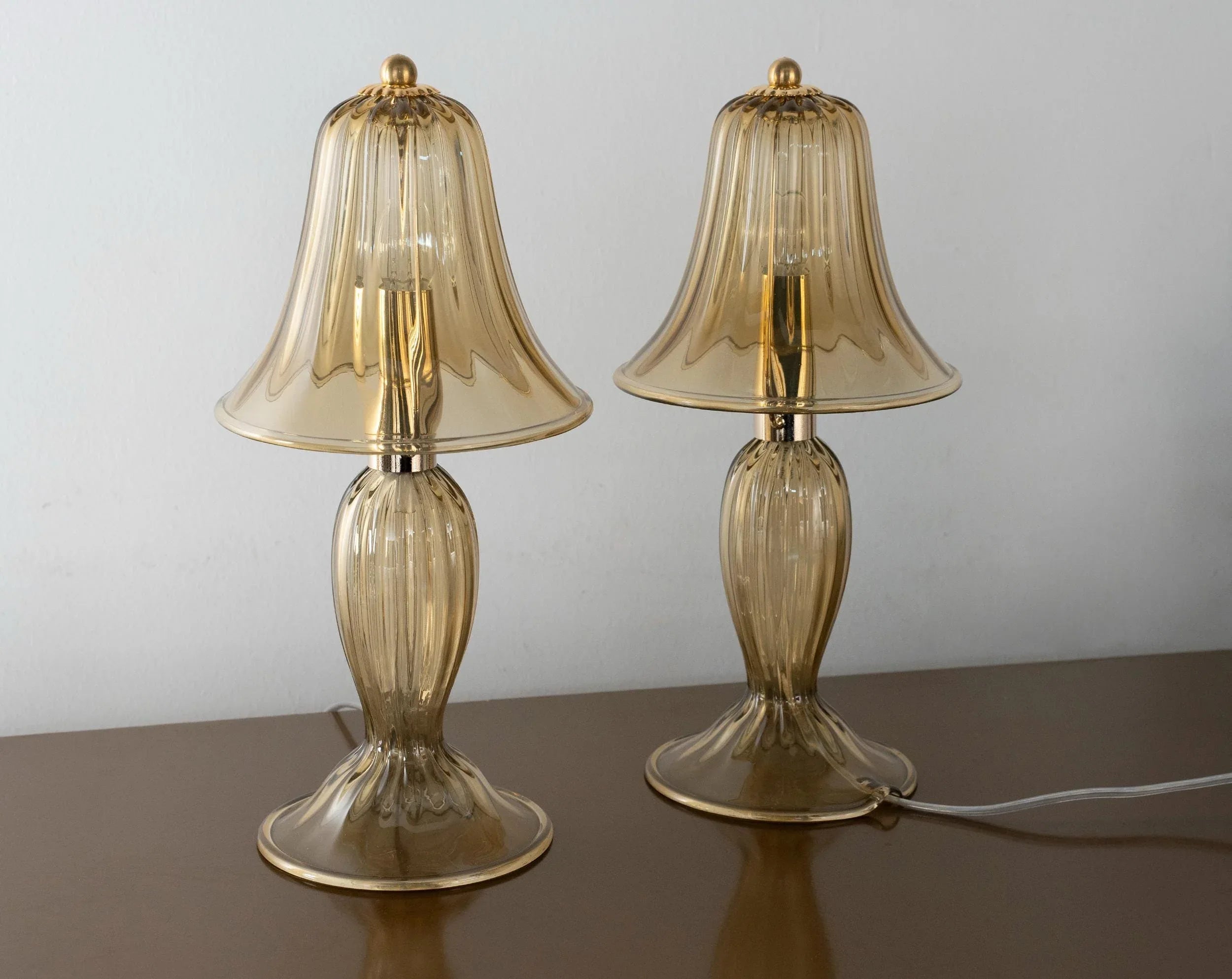 Pair of Murano glass table lamp in smoky color and gold details - SoloCoseBelle