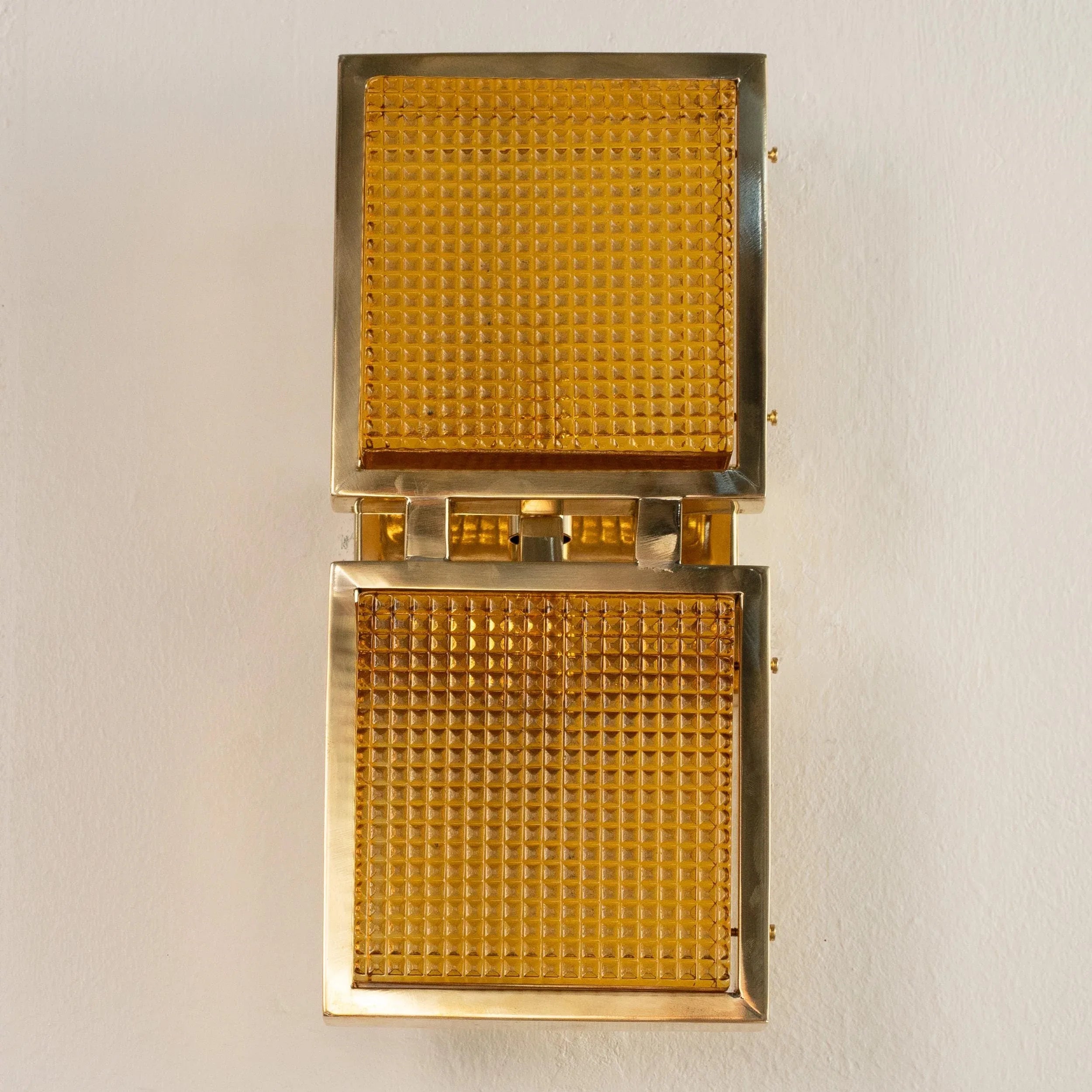 Wall sconce with Murano glass brick with brass frame - SoloCoseBelle