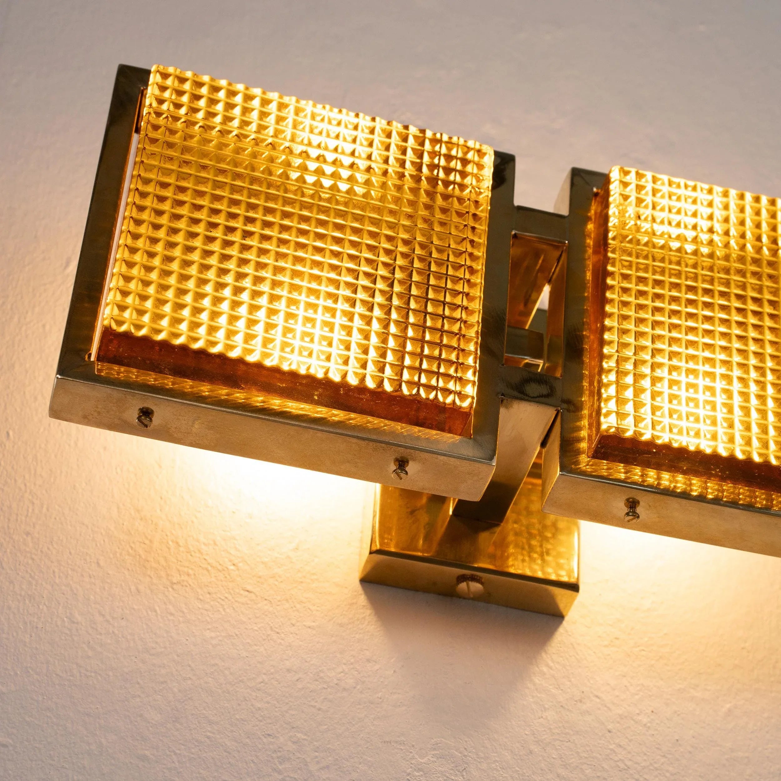 Wall sconce with Murano glass brick with brass frame - SoloCoseBelle
