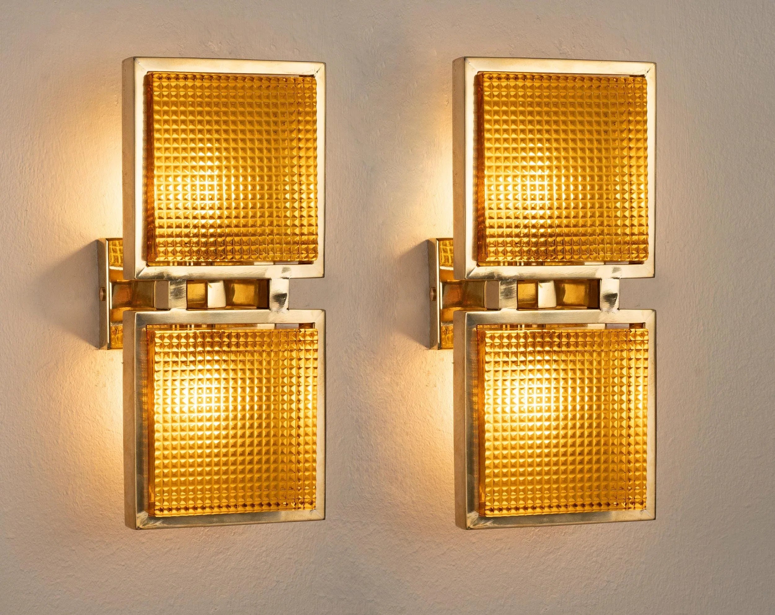 Wall sconce with Murano glass brick with brass frame - SoloCoseBelle